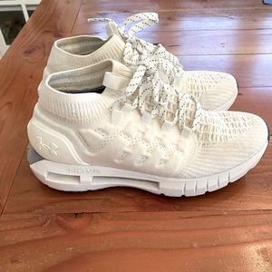 Women’s Under Armour tennis shoes